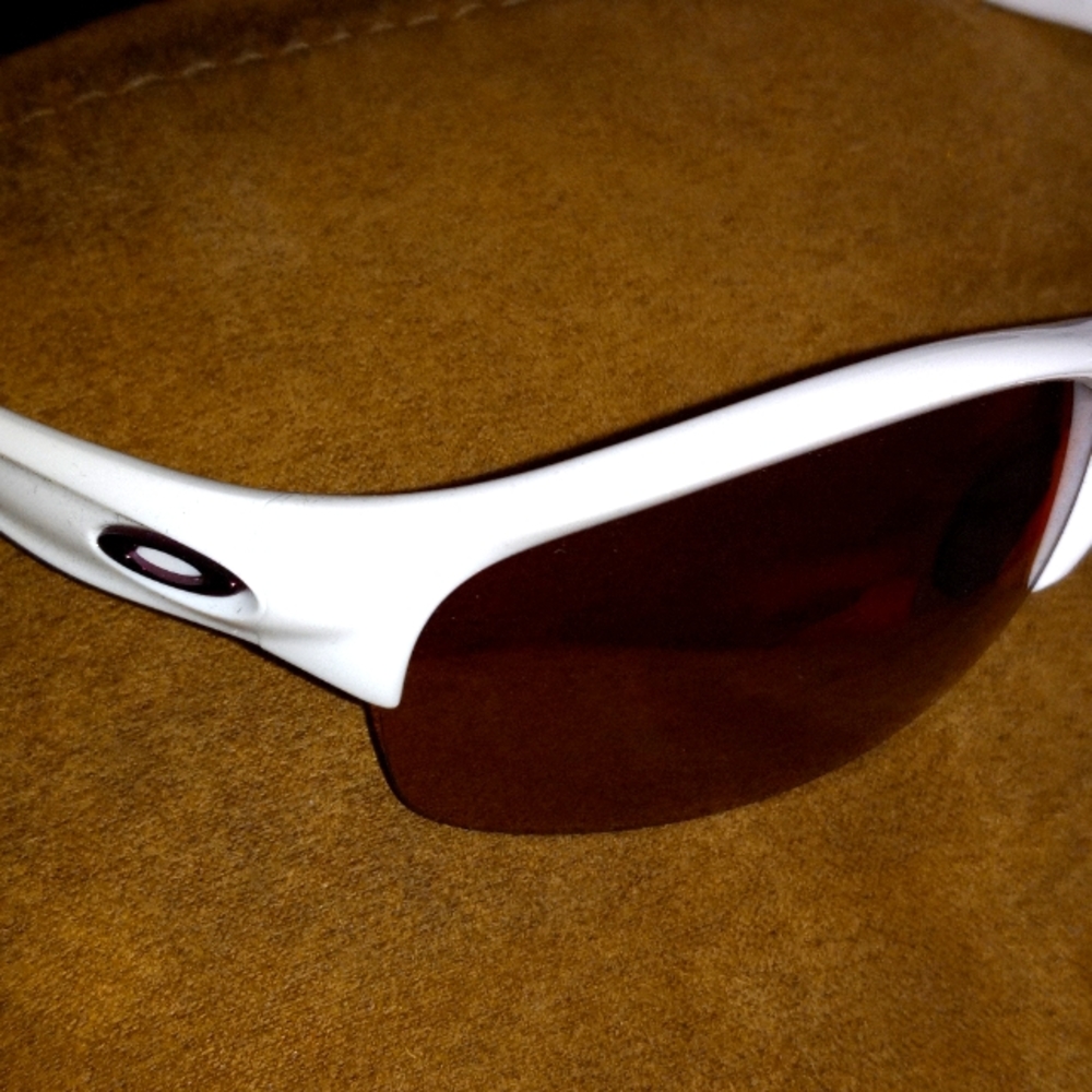 Womens Oakley commit sunglasses